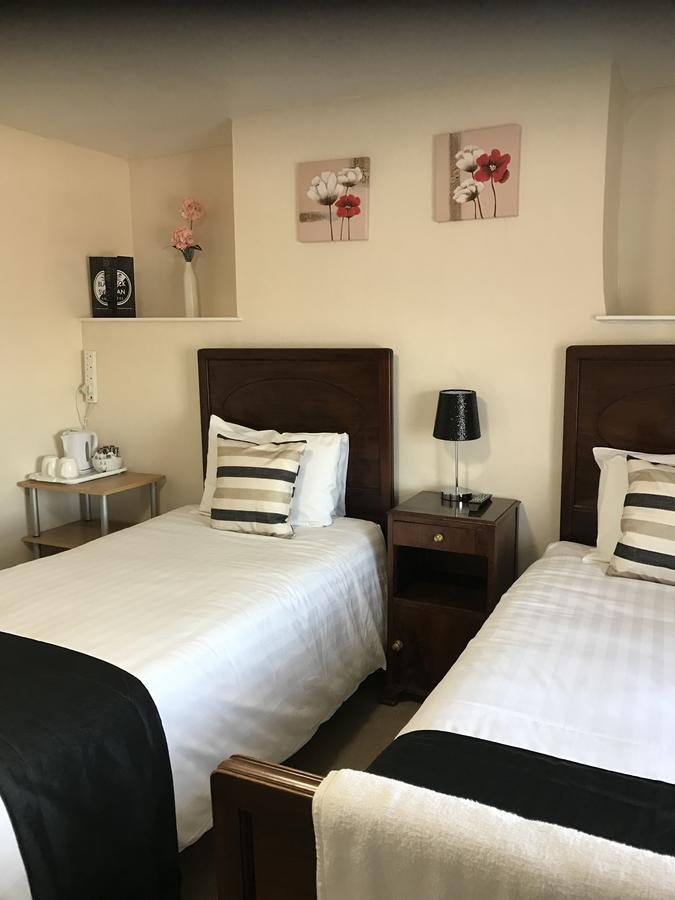 The Black Swan Inn Leominster Esterno foto